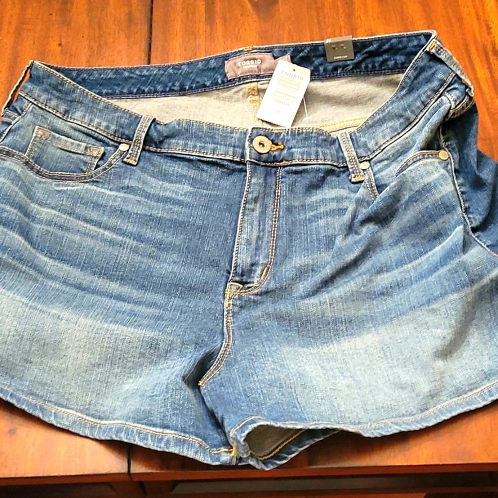 Torrid shorts. Never worn